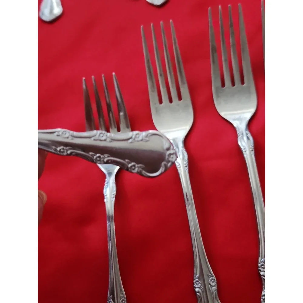 Rebacraft Reed & Barton Toulouse Bloom Stainless Steel Forks Lot of 8 Vintage